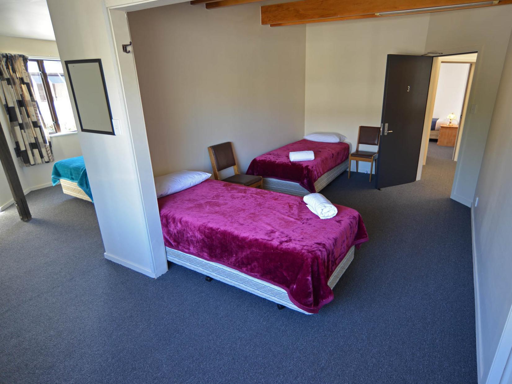 Cromwell Backpackers Hostel Exterior photo