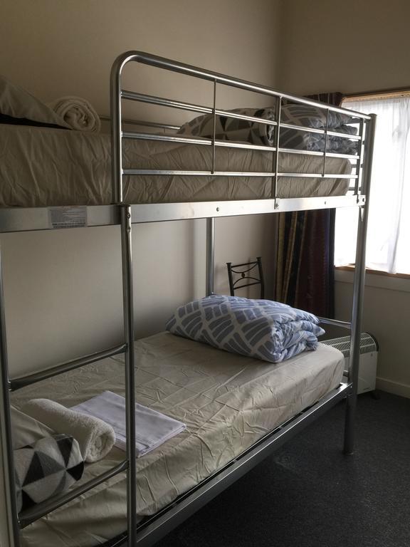 Cromwell Backpackers Hostel Exterior photo