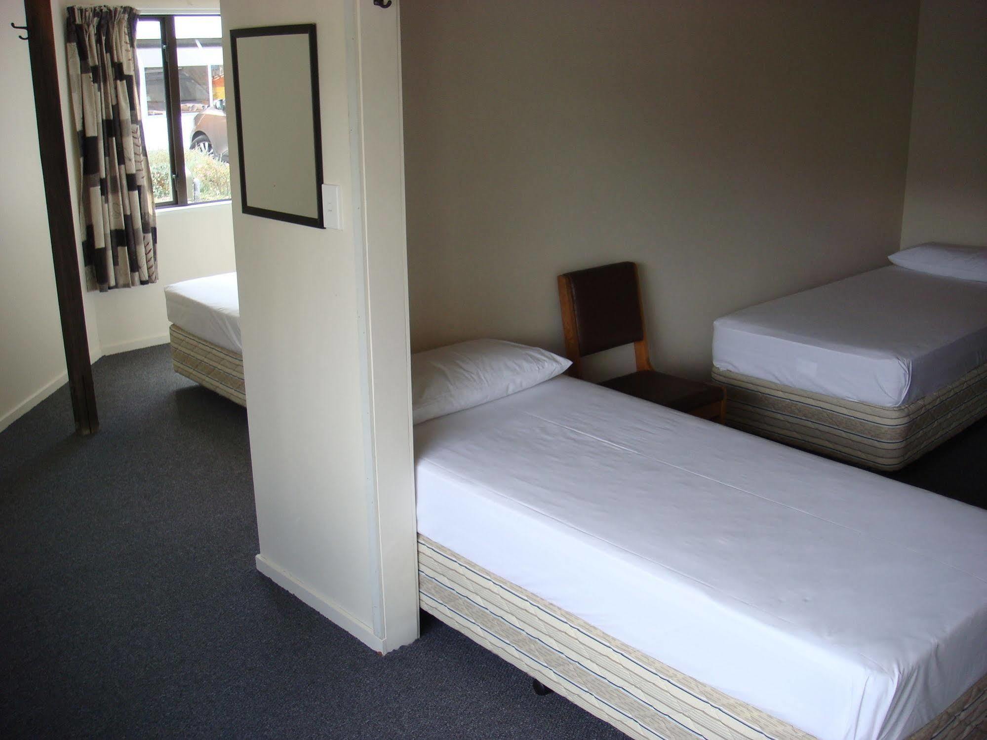 Cromwell Backpackers Hostel Exterior photo
